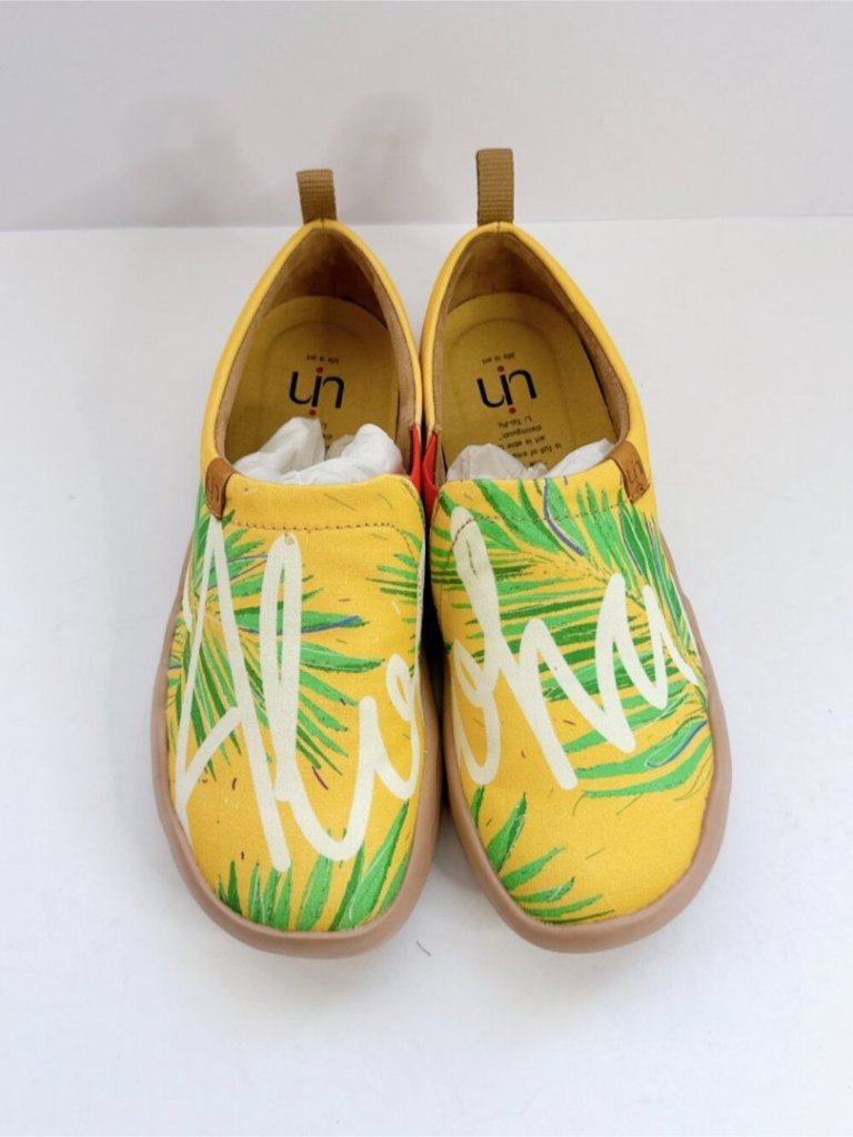 Women's Size 7 Uin Fill Your Passport Yellow Aloha Tropical Slip On Shoes — image 2 of 8